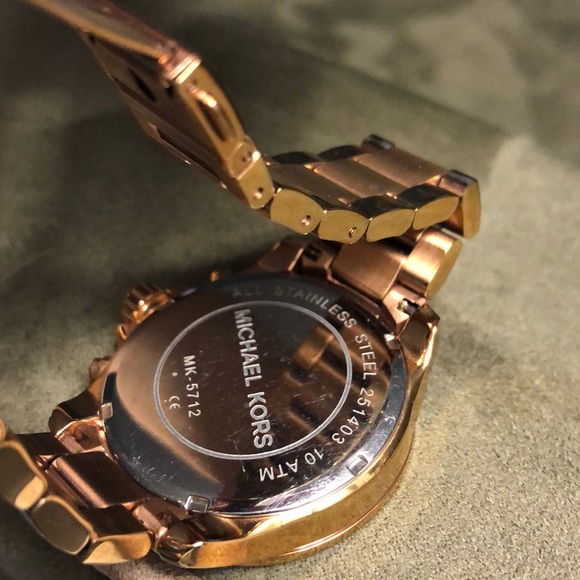 Michael Kors Watch - Picture 2 of 2